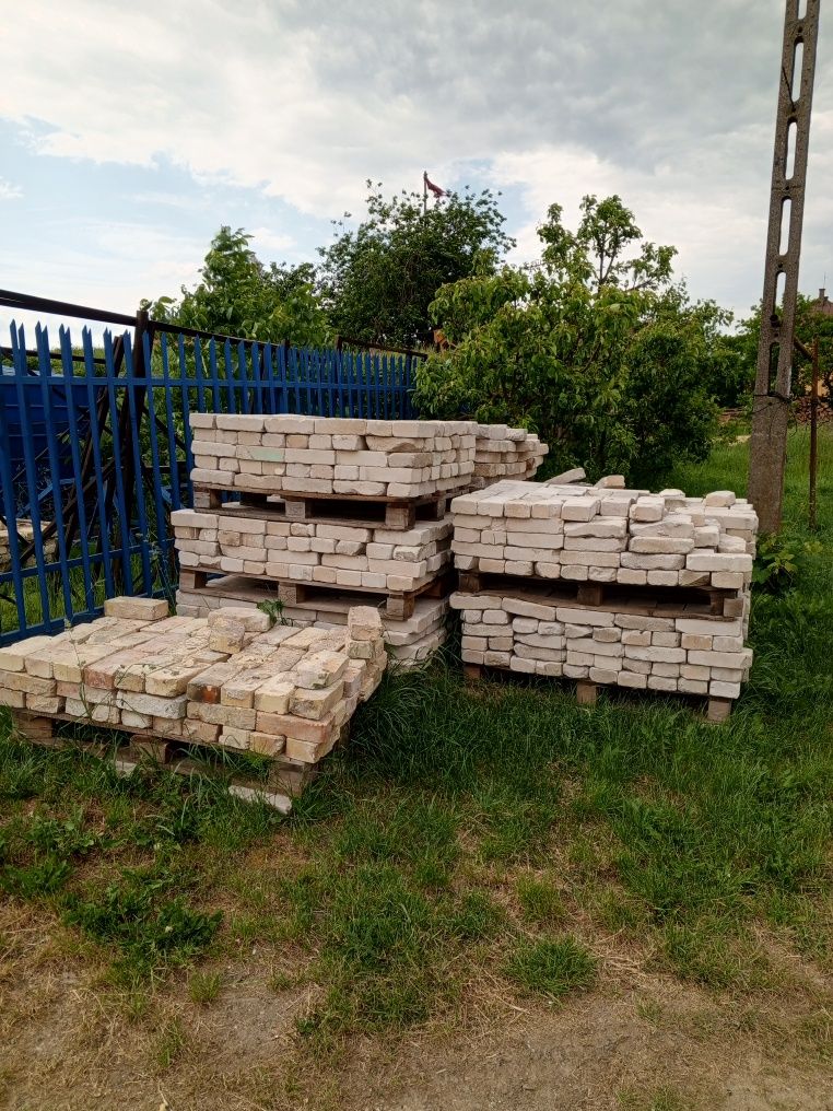 Cegła biała z rozbiórki