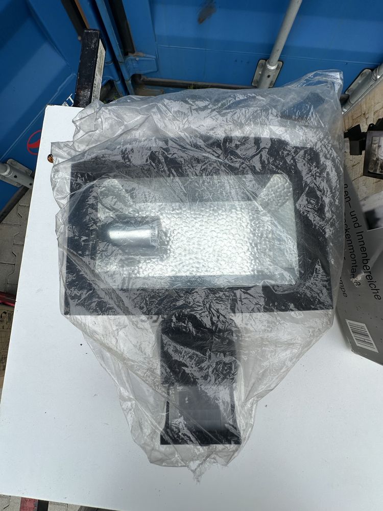Lampa zewnetrzna E27 , czujnik ruchu NOWA