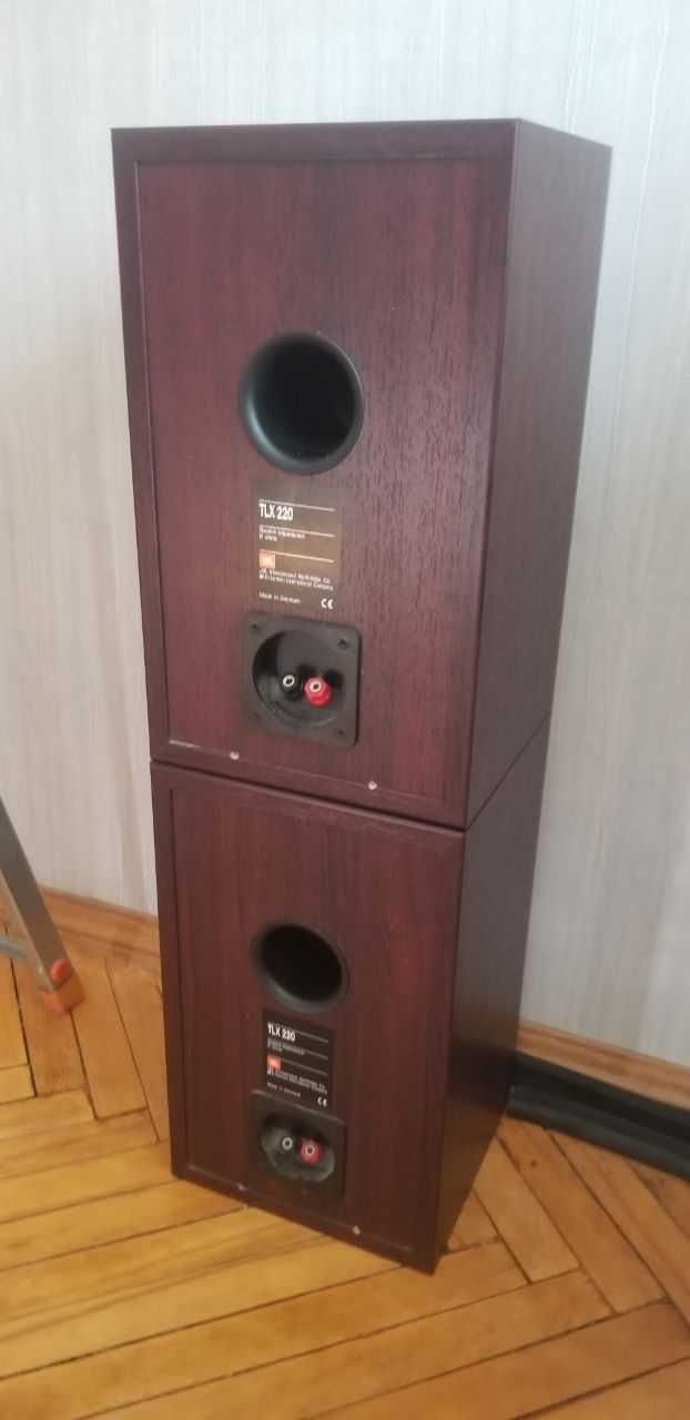 акустика JBL TLX 220