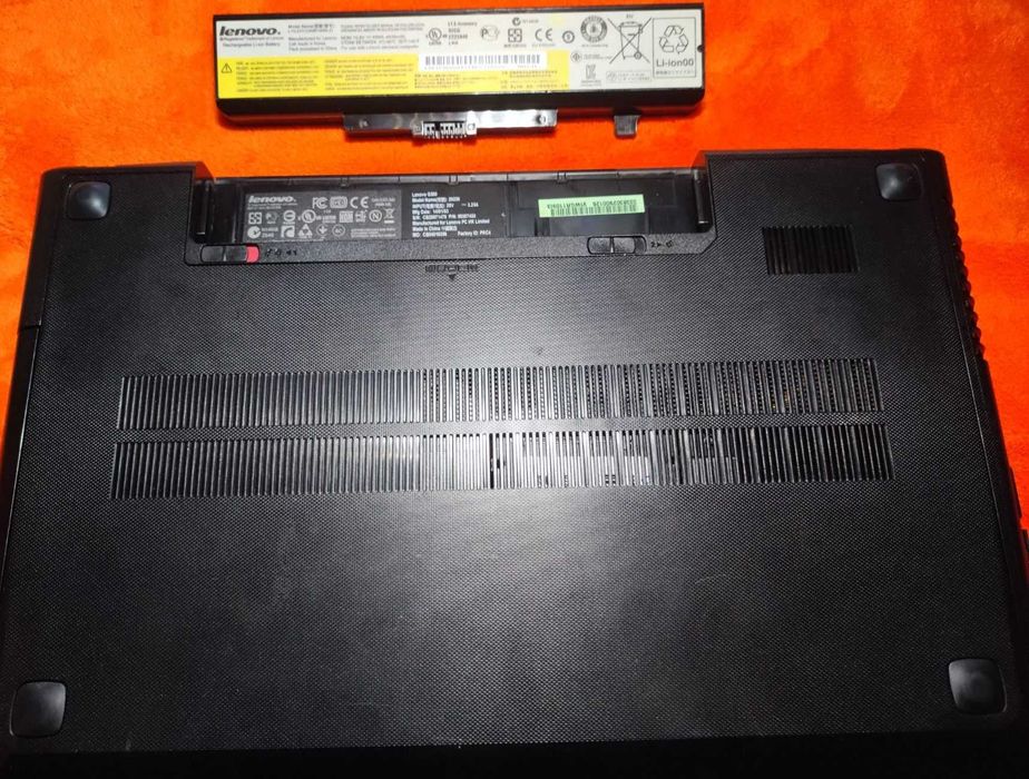 Ноутбук Lenovo 15" как новый в идеале. SSD +Hdd. Батарея 3часа.