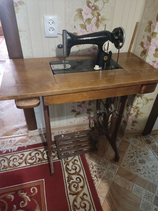 Швейна машина б.у.