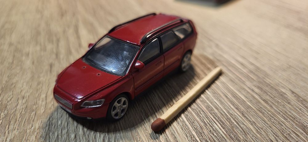Model kolekcjonerski Volvo V50. Skala 1:72.