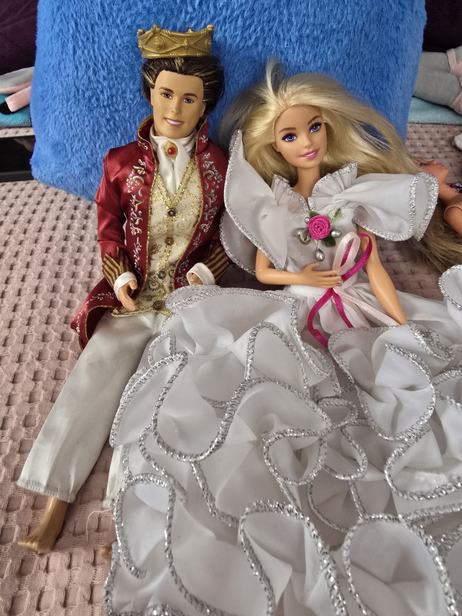Lalki Barbie i Elsa