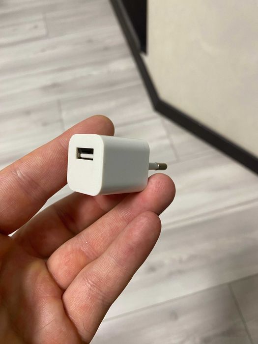 Блок питания 5v - 1A "Кубик". Для зарядки телефона и другого