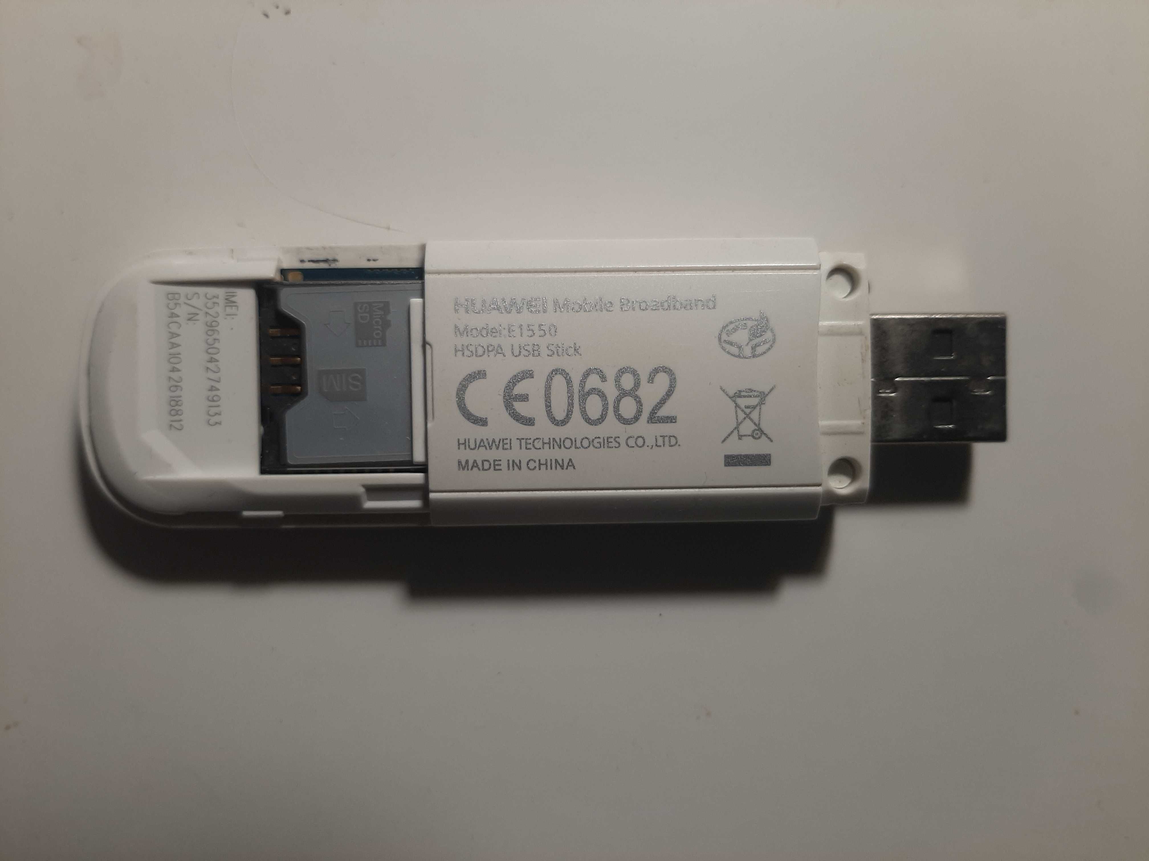 Модем Huawei e 1550 (с разъемом для карты памяти MicroSD)