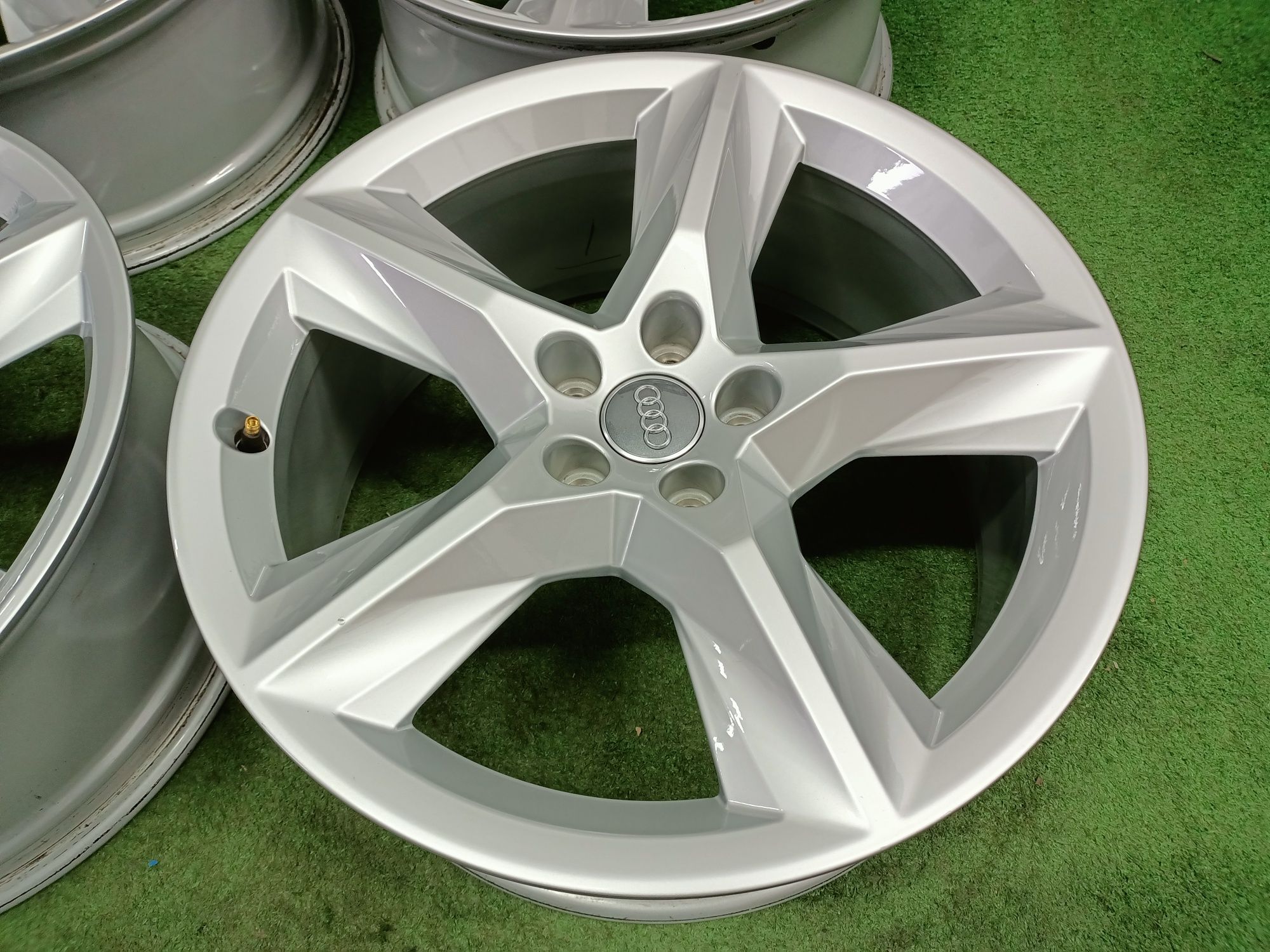 19" felgi 5x112 et28 Oryginalne 4M0 Audi Q7 A4 A5 A6 A7 A8 Q5 Wysyłka