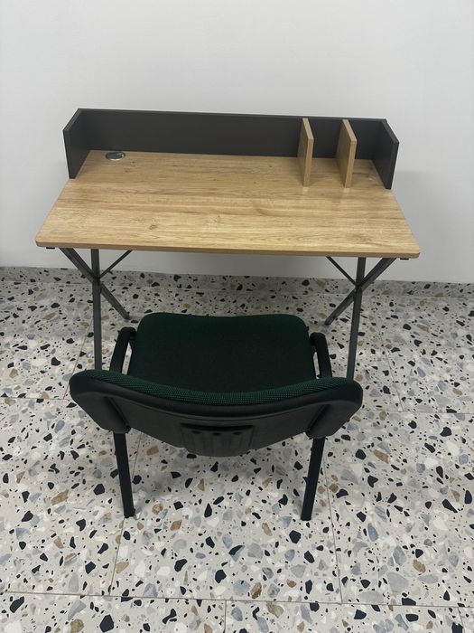 Стіл офісний для роботи