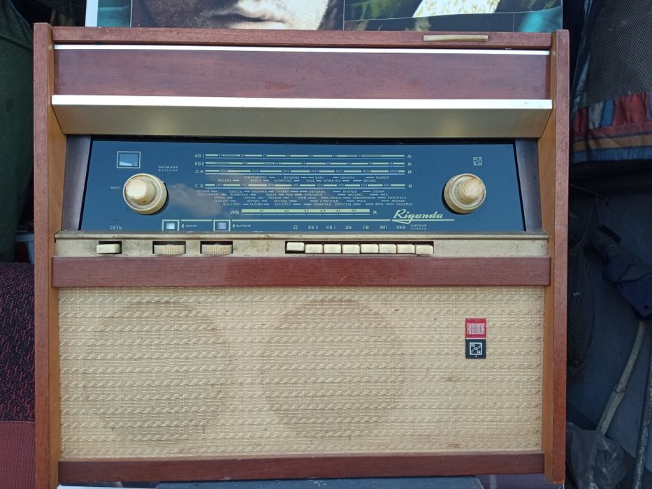 Радиола РИГОНДА ламповая 60-х годов