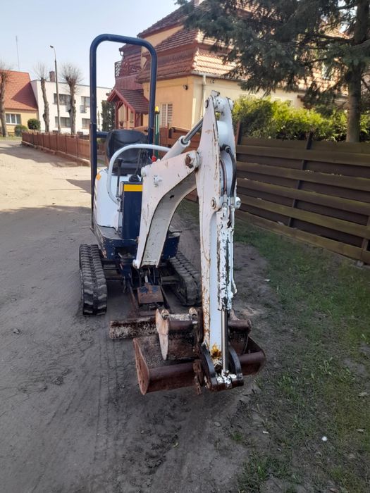 Minikoparka Jcb 8010 z rozsuwem, miesci sie do busa  1300kg wagi