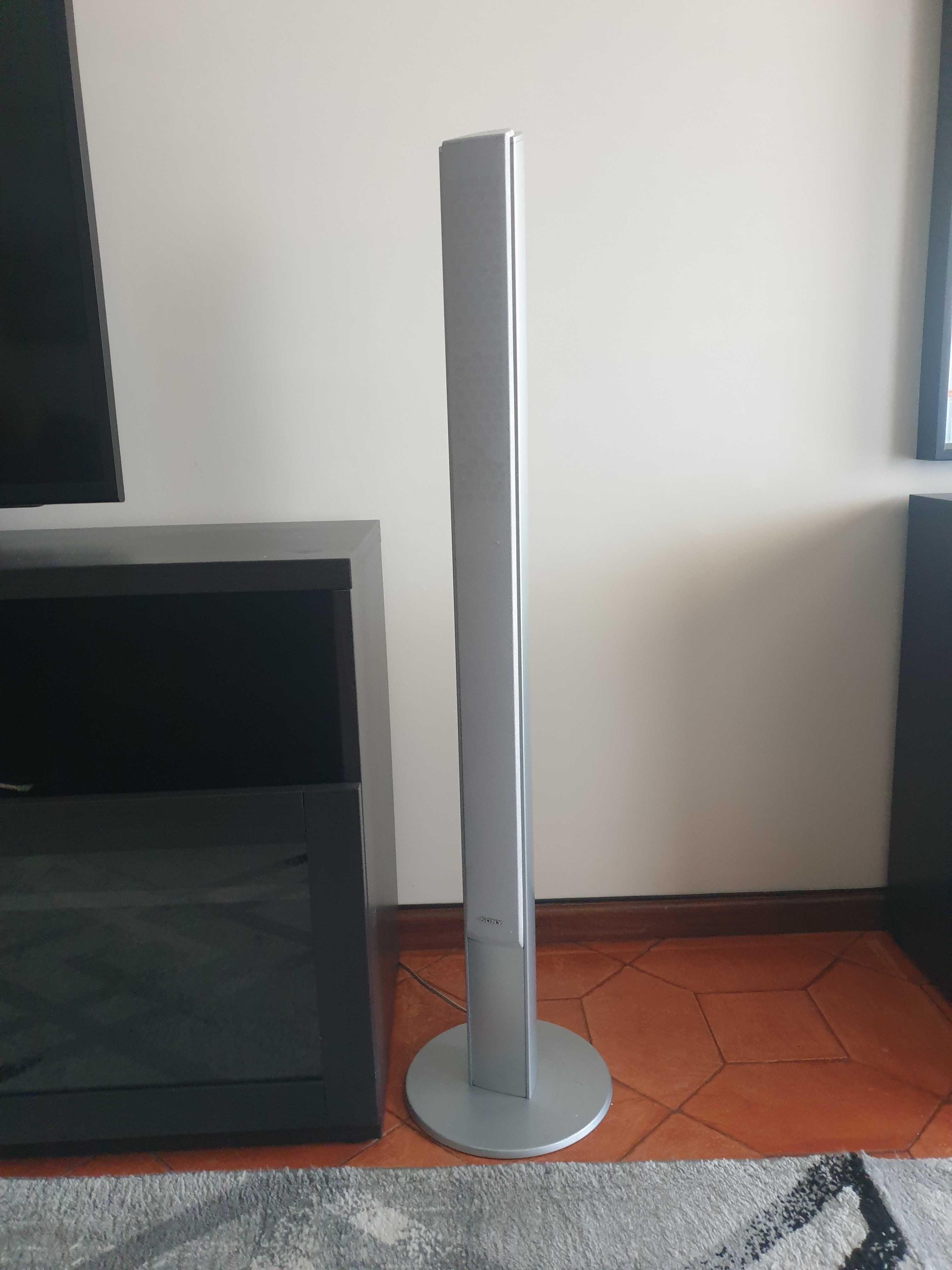 Vendo amplificador com quatro colunas