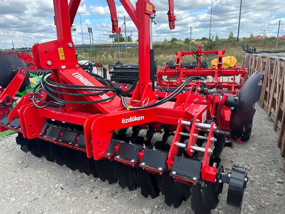 Agregat uprawowo-siewny półzawieszany z wałem opon. COMBIDISC OZDOKEN
