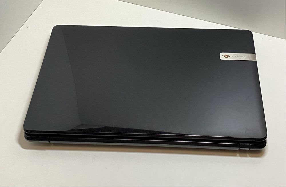 Ігровий ноутбук Packard dell 15.6” 8/1000GB HDD/AMD Radeon HD 7600M
