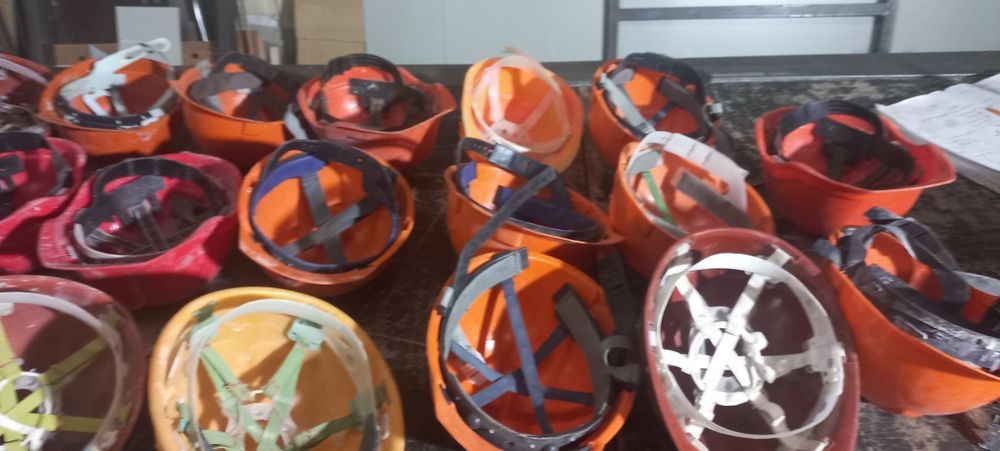 Каски будівельні, б/ в , робочий стан