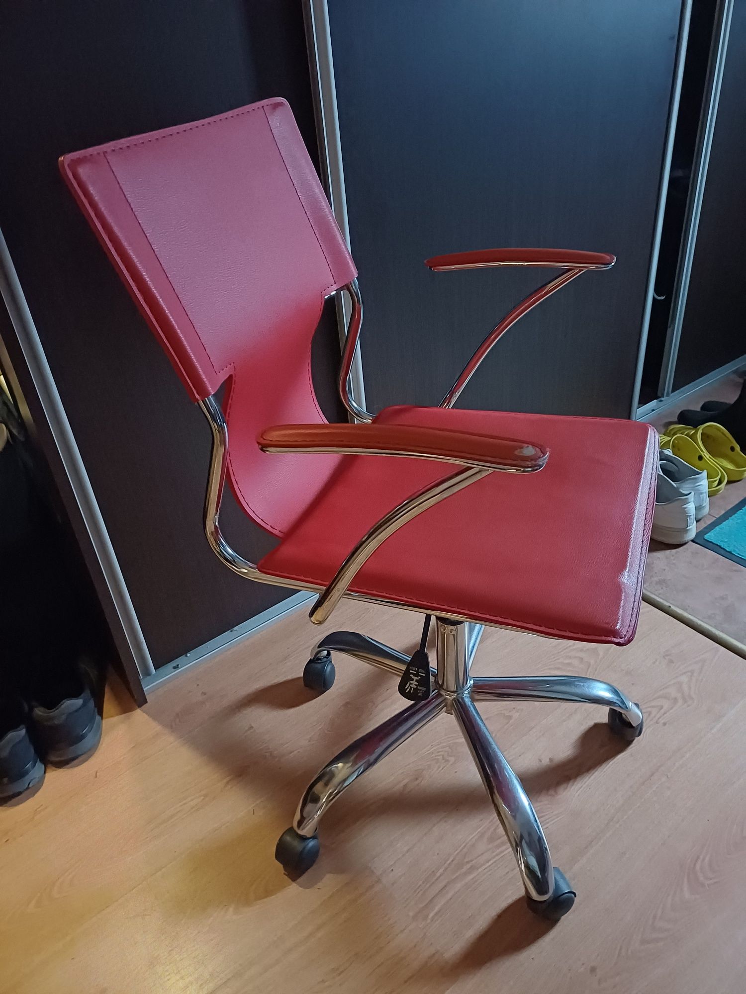 Krzeslo biurowe Bogarra skora