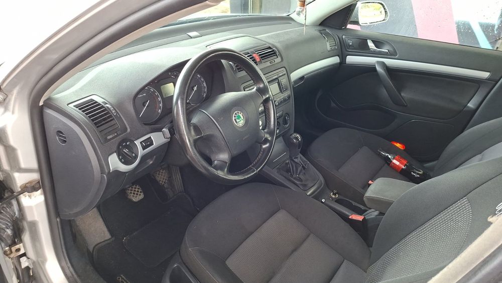 Двигатель BXE 1.9 тди VW Golf V Skoda Octavia II Seat Altea 1.9 tdi