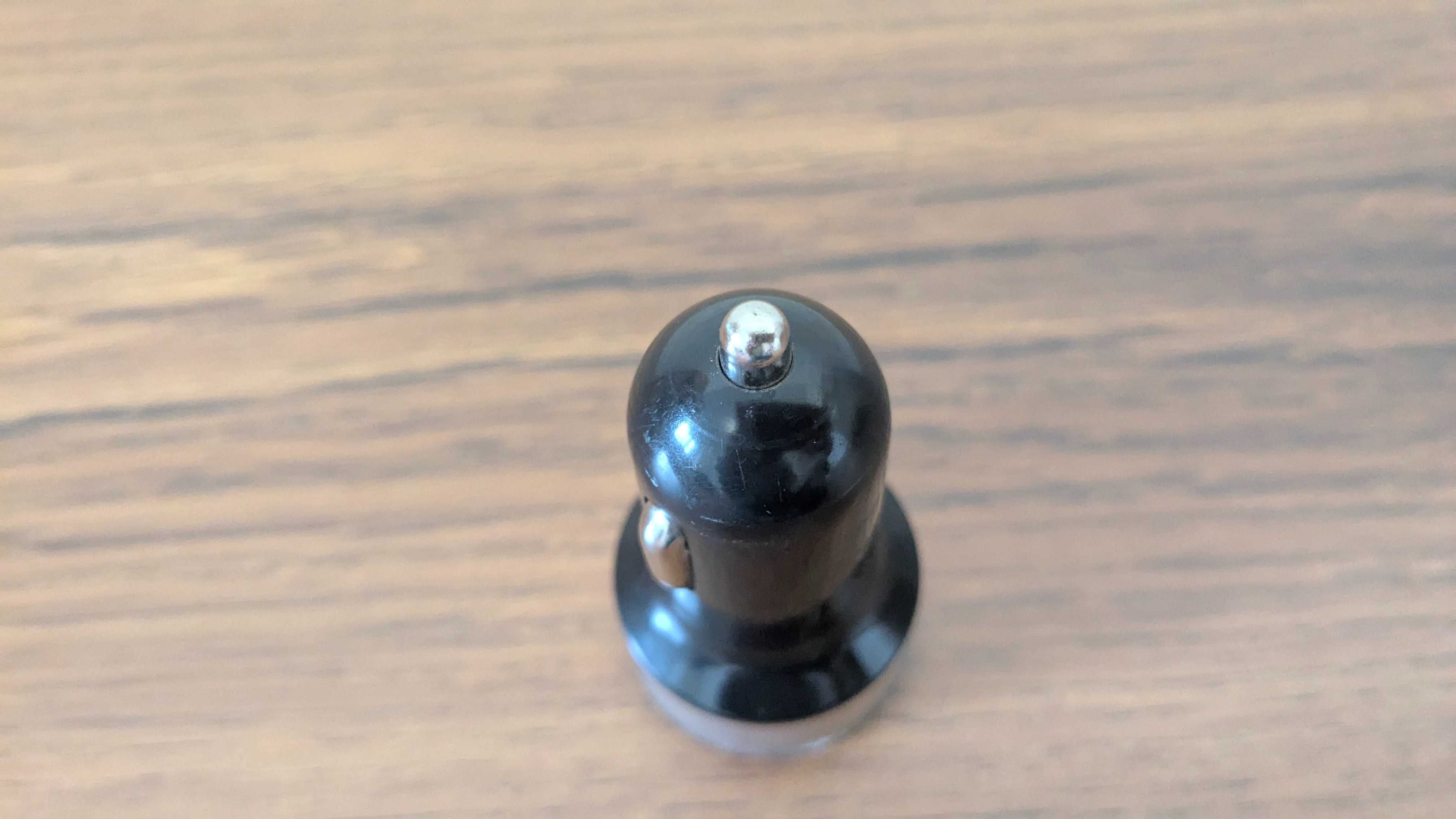 Зарядка адаптер USB в автомобиль