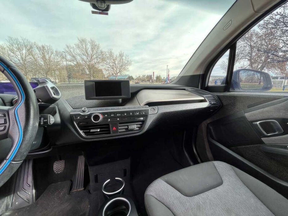 BMW i3      2016