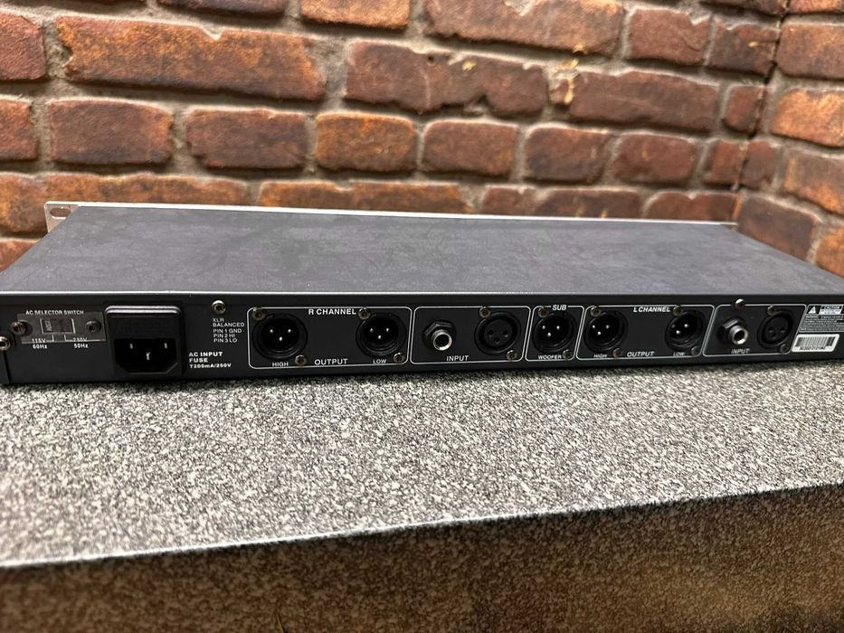 Equalizer estradowy PEAVEY QB II