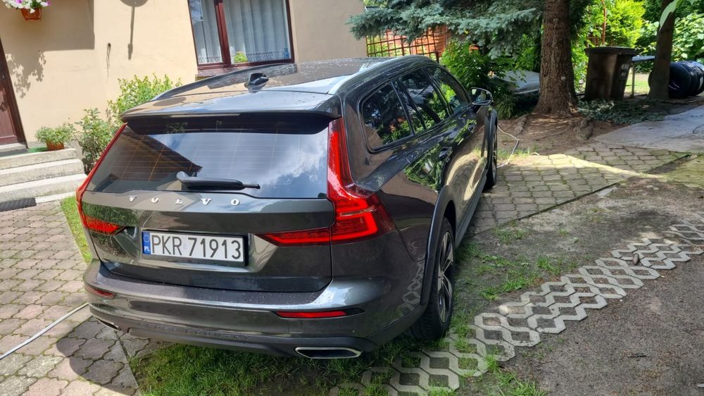Volvo v60 cross country 2.0 190koni 4x4