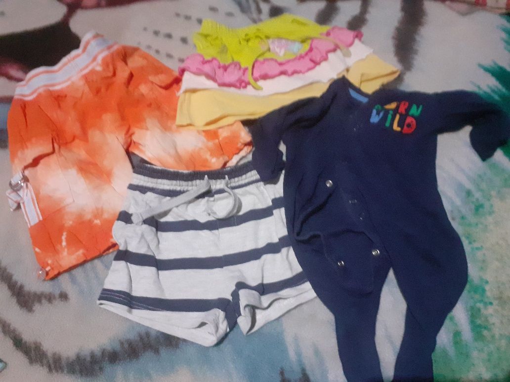 Vendo 4 peças de roupa de bebé 0/12 meses em ótimo estado