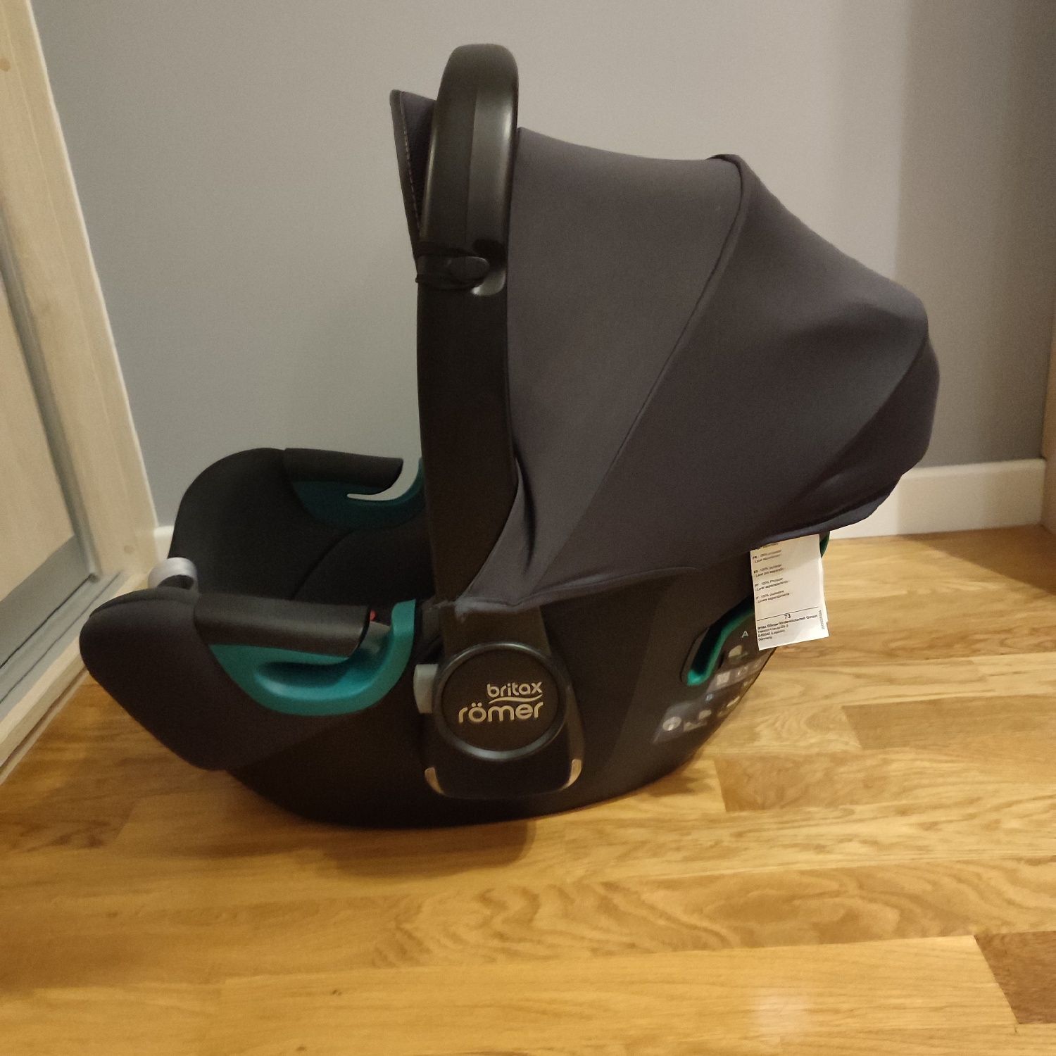 Britax Römer BABY-SAFE iSENSE i-Size - fotelik z oświetleniem, nosideł