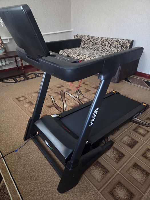 Бігова доріжка на 150 кг. Vigor XPL1200.