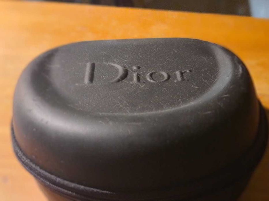 Oculos cristien dior modelo grande com caixa