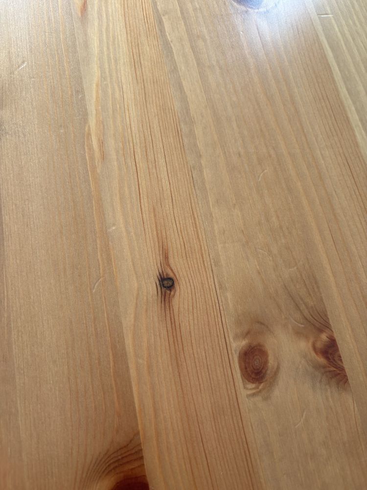 Conjunto mesa e cadeiras
