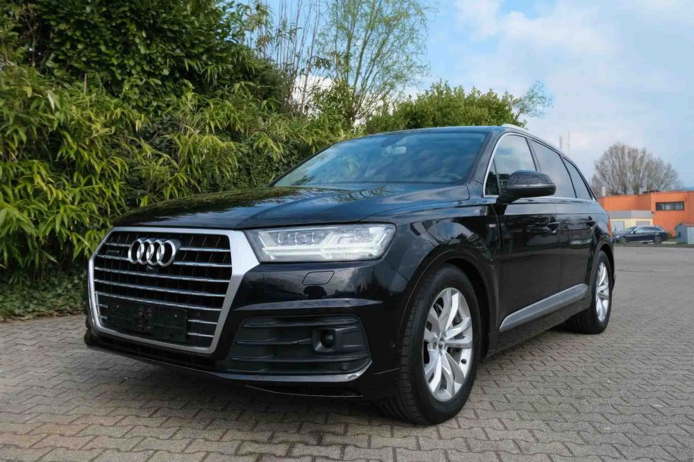 Audi Q7 quattro      2016
