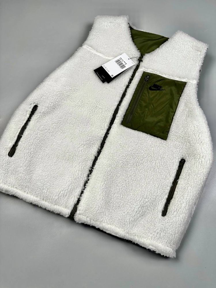 Жилетка Nike Club+ winter vest rev white/green