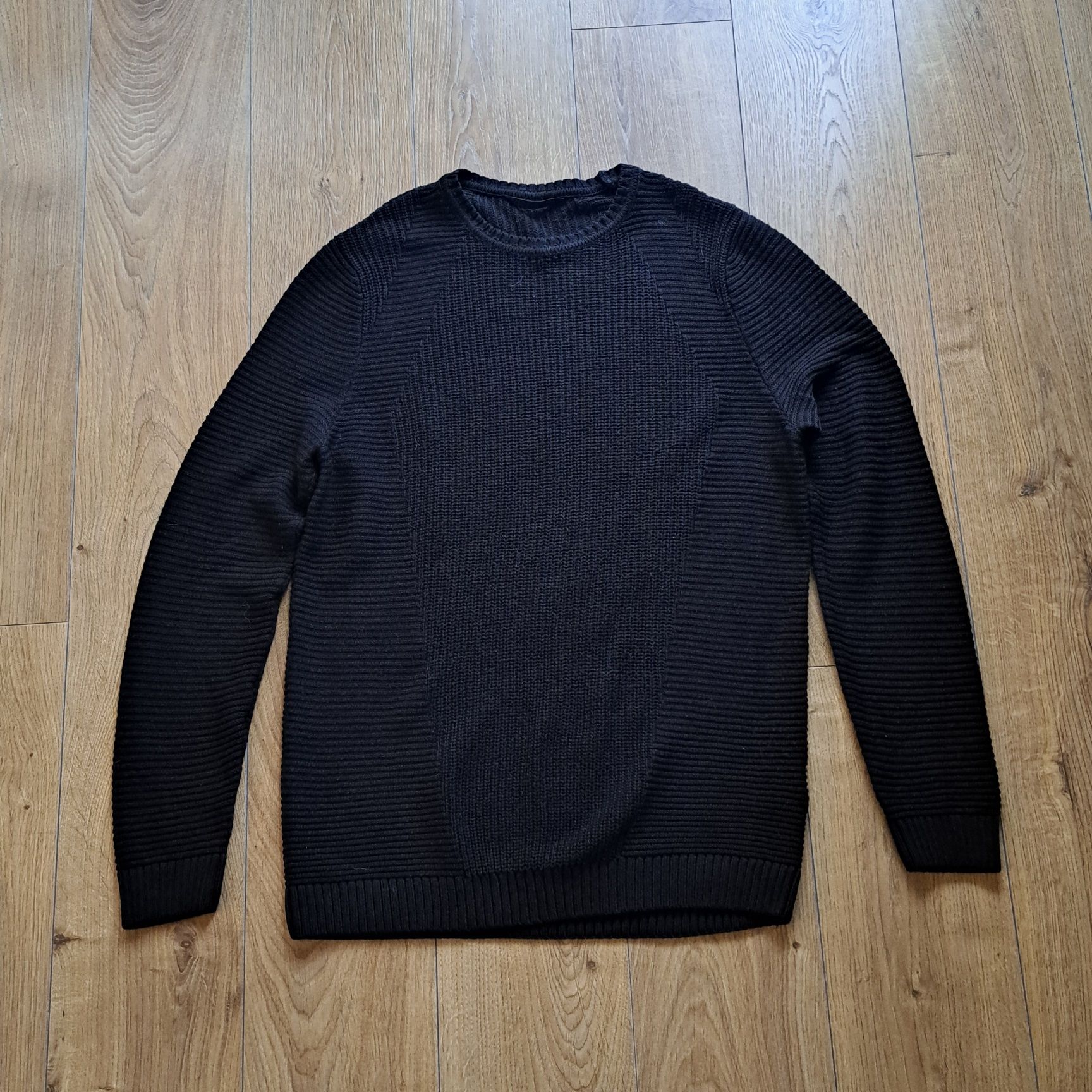 Czarny sweter LC Waikiki XL – klasyka, wygoda, idealny stan!