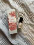 Perfumy Celebre Avon damskie i lakier do paznokci beżowy