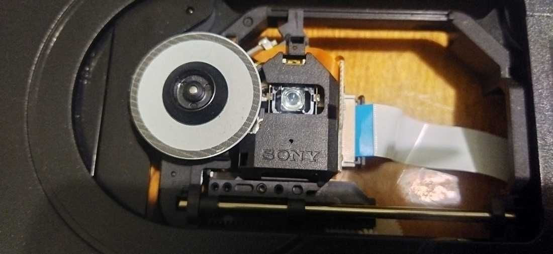 DVD-відеоплеєр Toshiba SD-248E(СD-привід Sony)на деталі