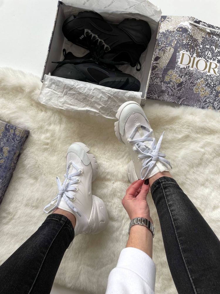 Buty Christian Dior D Connect white