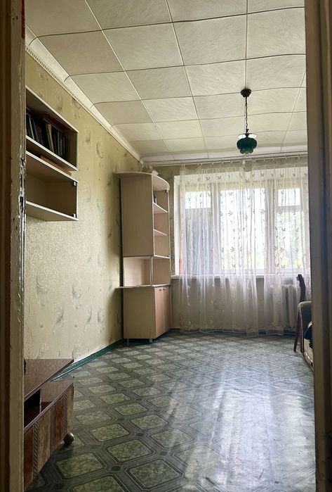 2 комн в 5-ти комн квартире, 17 квартал 3/5, кирп дом