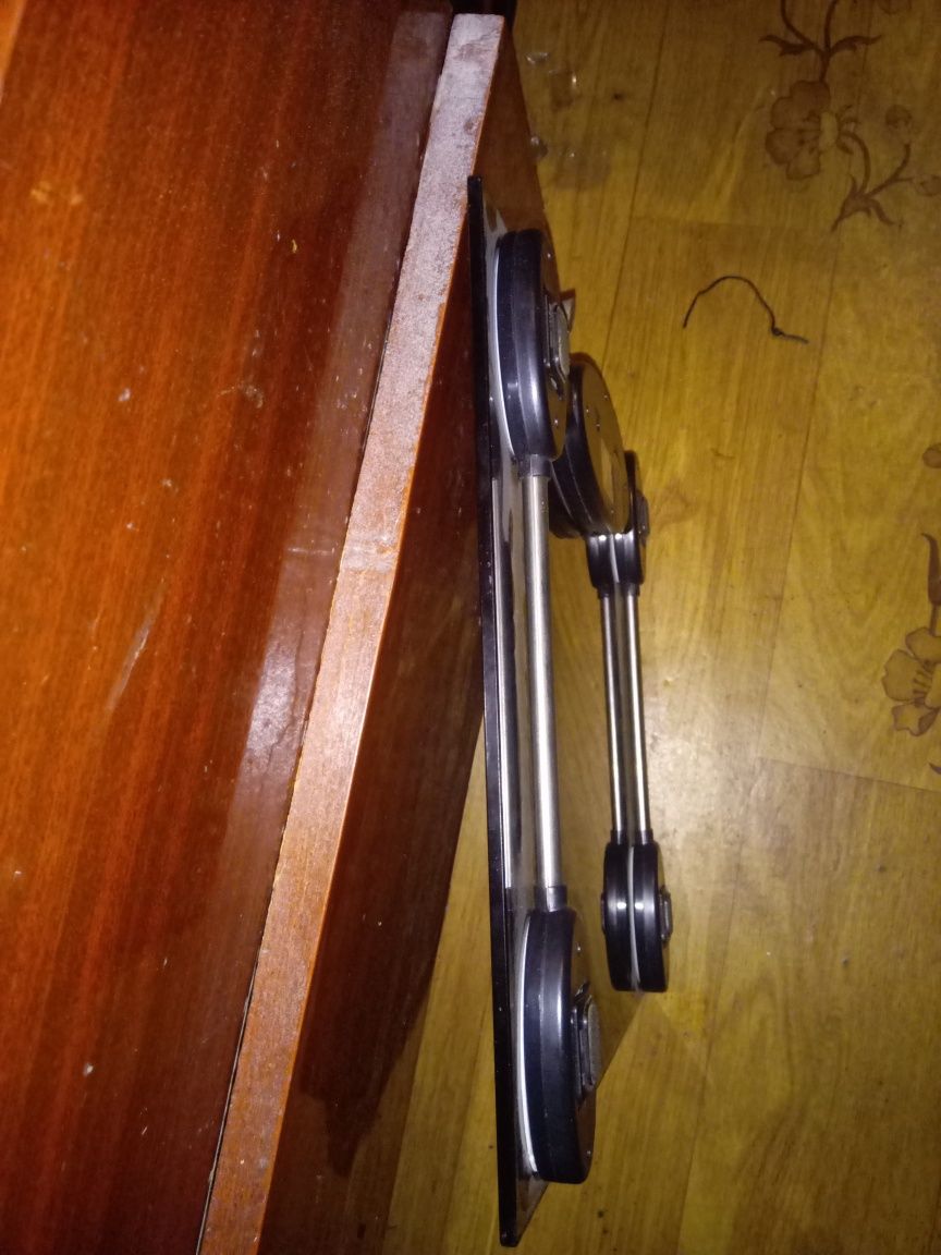 Весы напольные, электронные.280гр.
