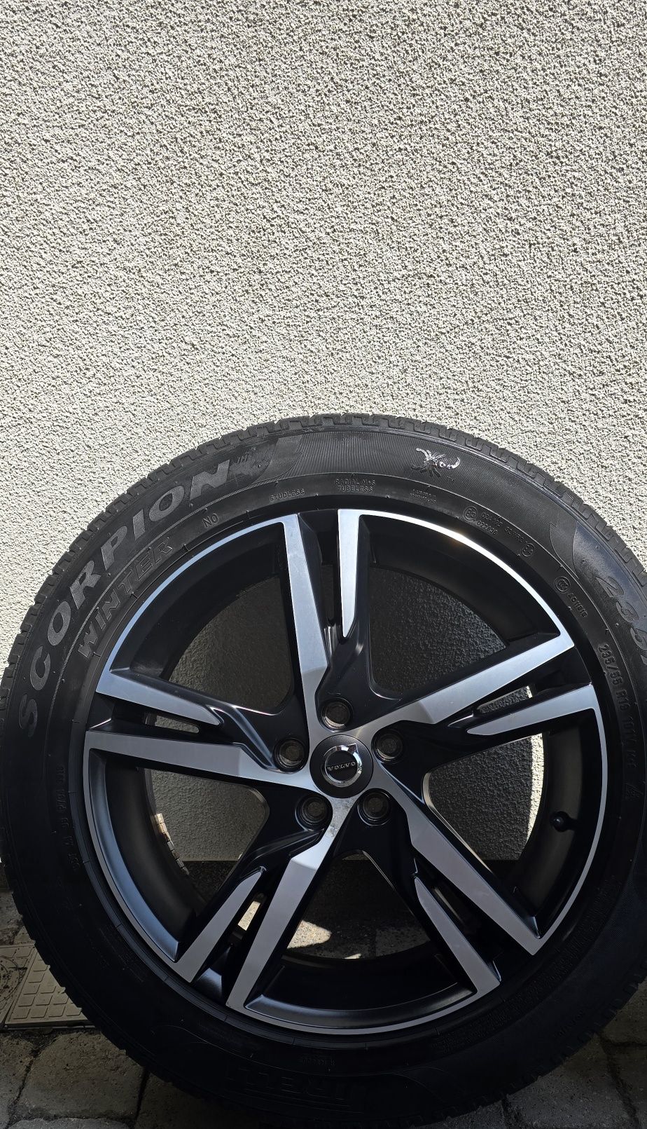Koła opony zimowe Volvo XC40 XC60 7.5Jx19H2 Et50.5 5x108