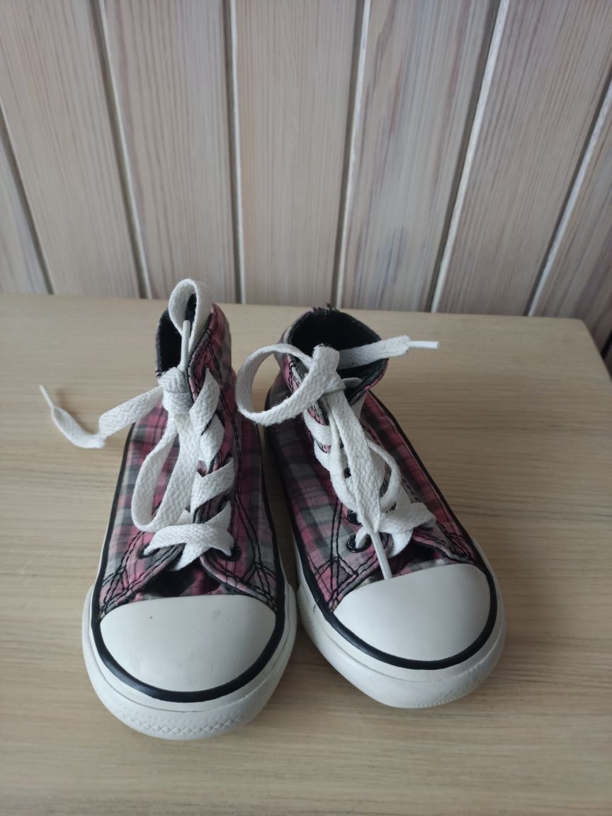 Różowe Converse dziewczęce 22