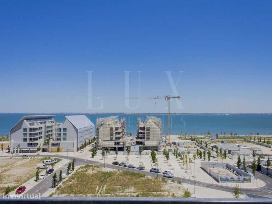 Apartamento T4 Duplex Com Vista Rio