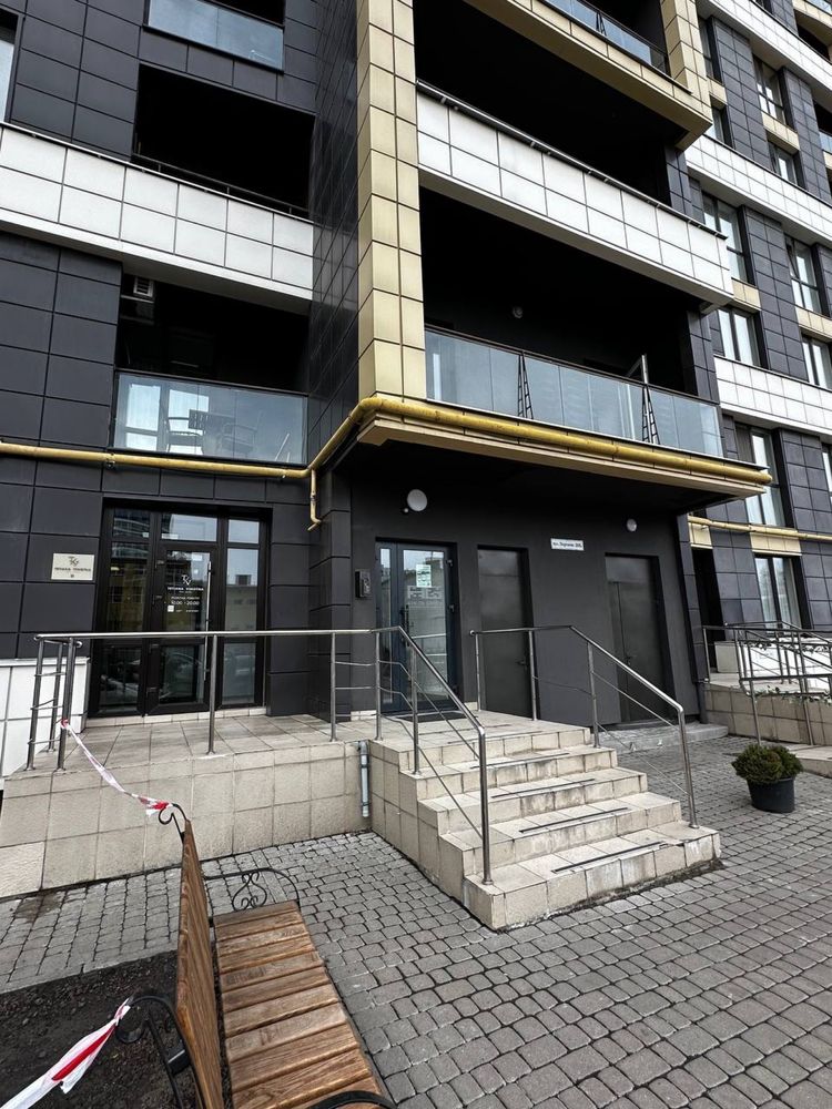 Продаж фасадного приміщення з орендарями вул.Порохова, 20 НОВОБУДОВА