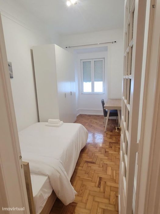 Quarto - located in Arroios, Lisbon64672965977858122