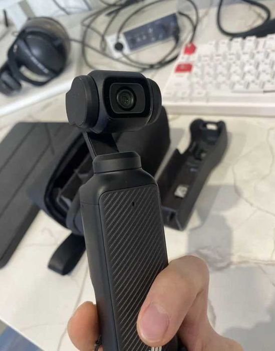 Dji osmo pocket 3 creator combo.