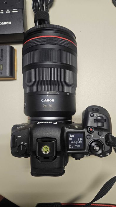 Canon EOS R5 + RF 24-70mm f/2.8L IS USM + Acessórios excelente estado