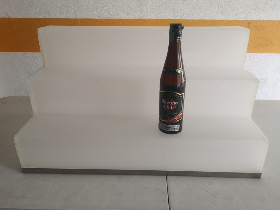 Garrafeira led em acrílico