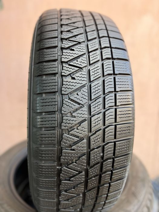 225/55/19 Kumho WinterCraft WS71 SUV 235/55 R19 105V XL