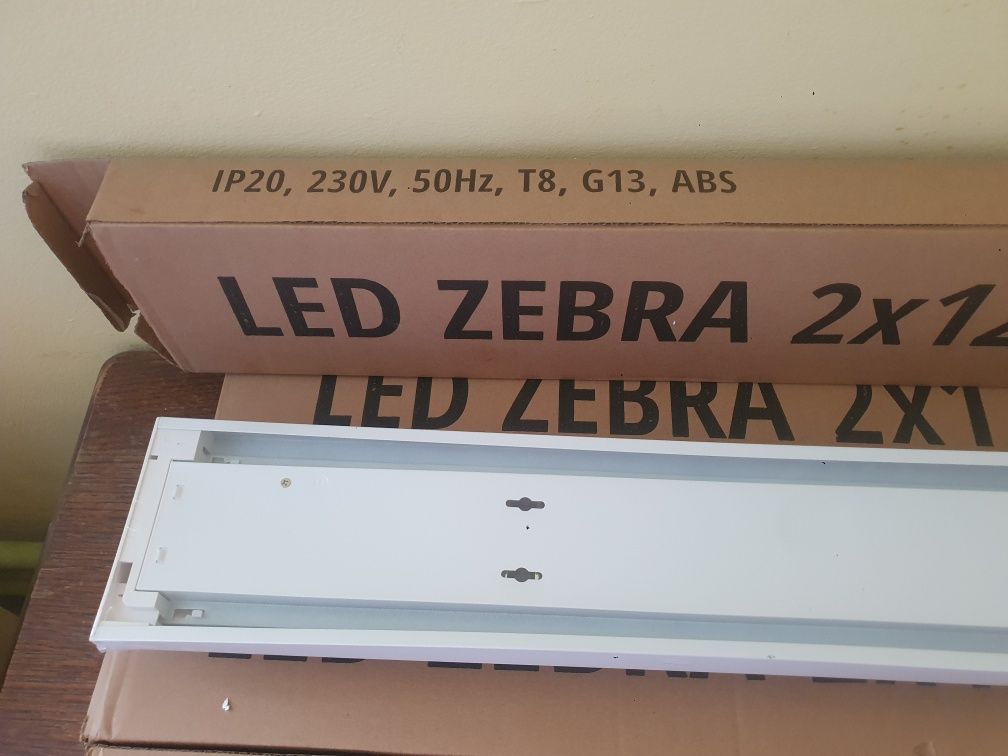 Nowy Zestaw oświetleniowy LED oprawa ZEBRA 2 x 120 +2x Świetlówka LED