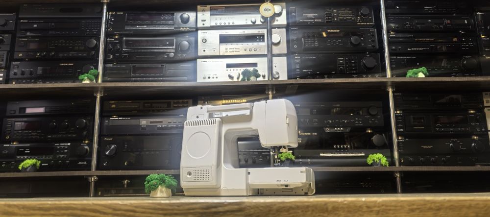 Швейна машинка AEG Premium Line