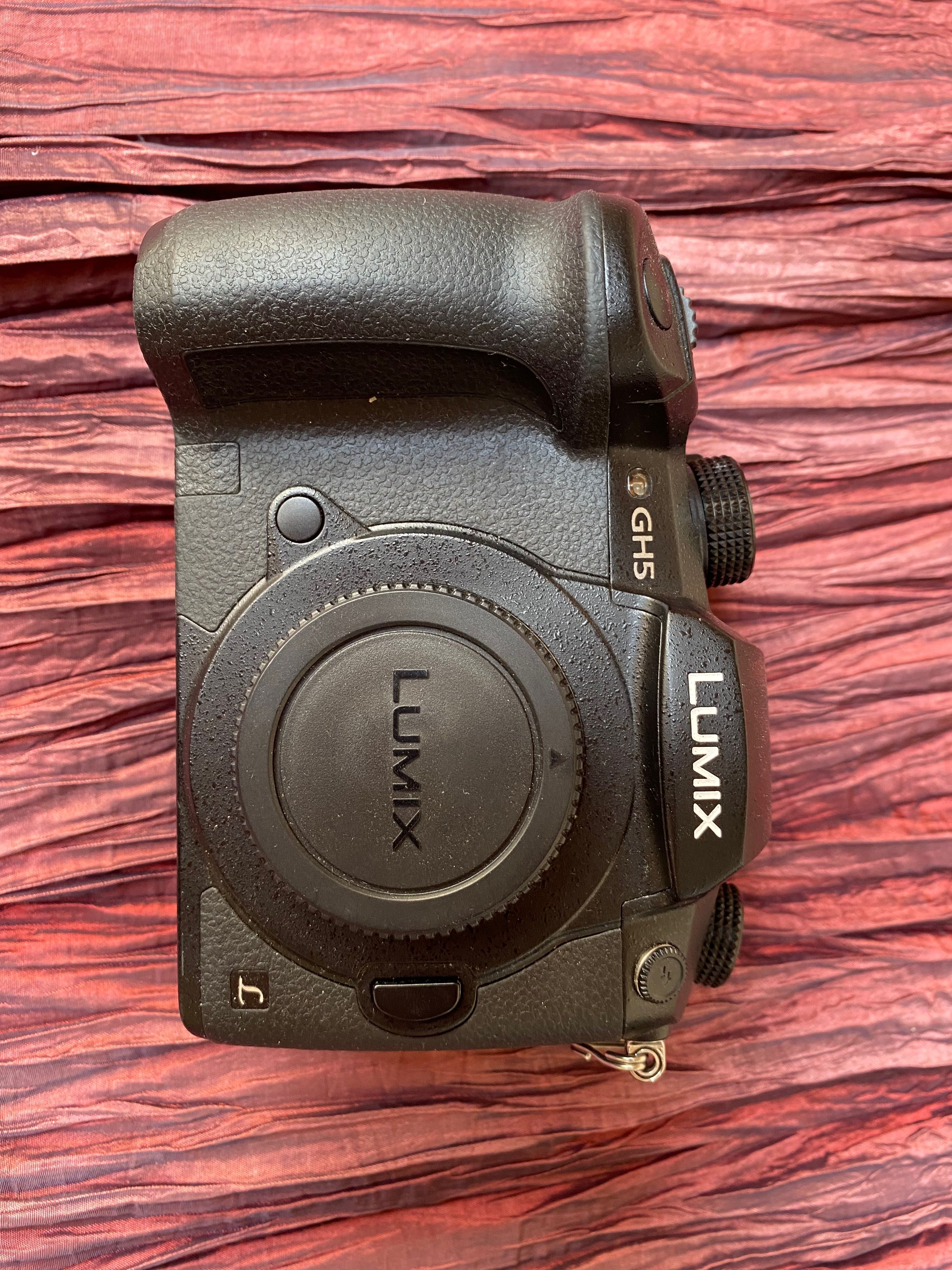 Lumix GH5 + Panasonic 2.8 f 12-35mm //// GRATISY