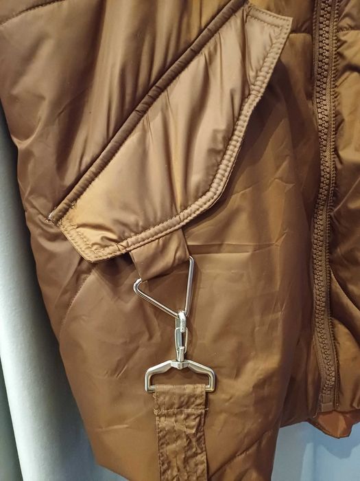 Bezrękawnik w kolorze brązowym