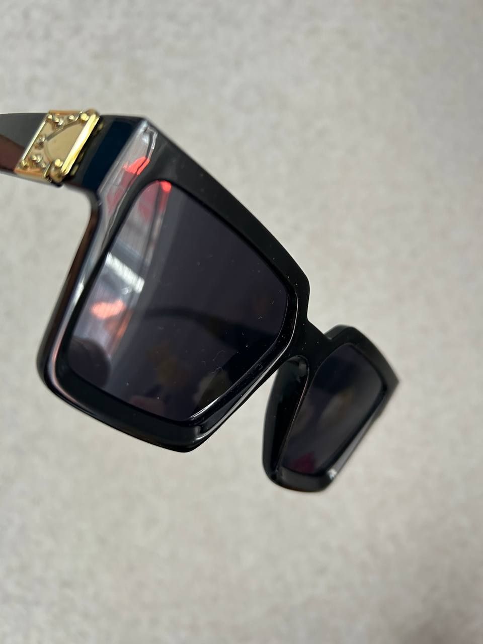 Очки солнцезащитные UV400  черные ретро